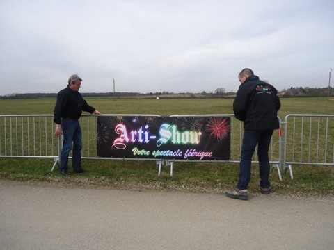 Arti-Show artificier feu d artifice installation champ de tir