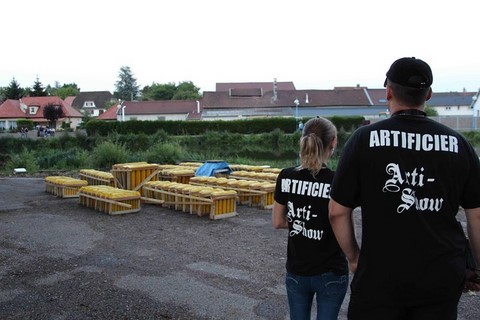 Arti-Show artificier feu d artifice installation champ de tir